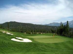 Spanish Peaks 7th Green